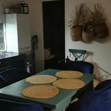 Chez Sherlock Et Oscar Bruyeres