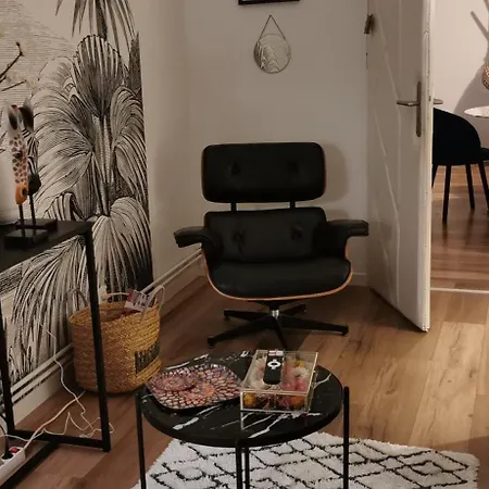 Chez Sherlock Et Oscar * Bruyeres