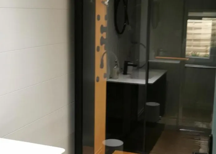 Chez Sherlock Et Oscar Bruyeres