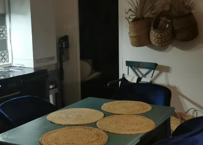 Chez Sherlock Et Oscar Bruyeres